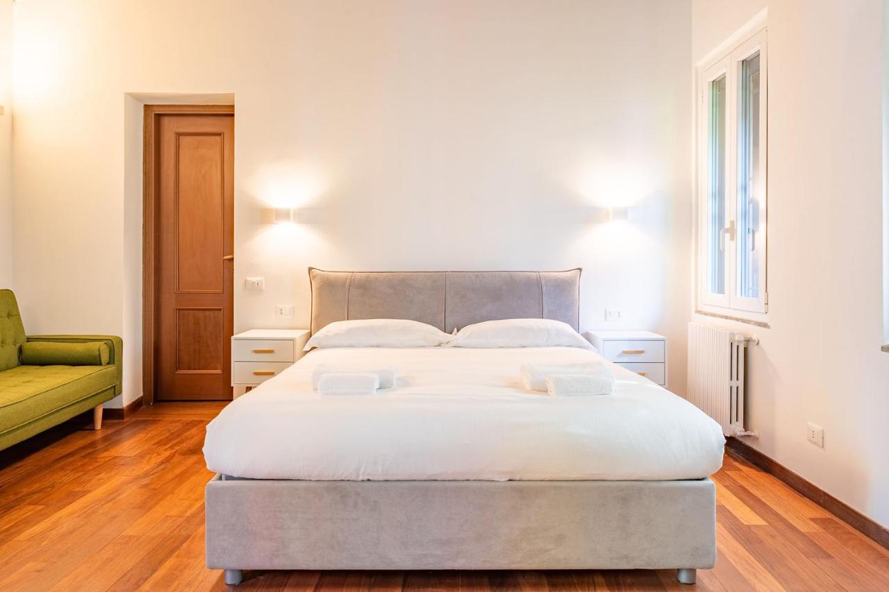 Appartamento Le Guglie In Piazza Castello - Centro Storico Milaan Buitenkant foto